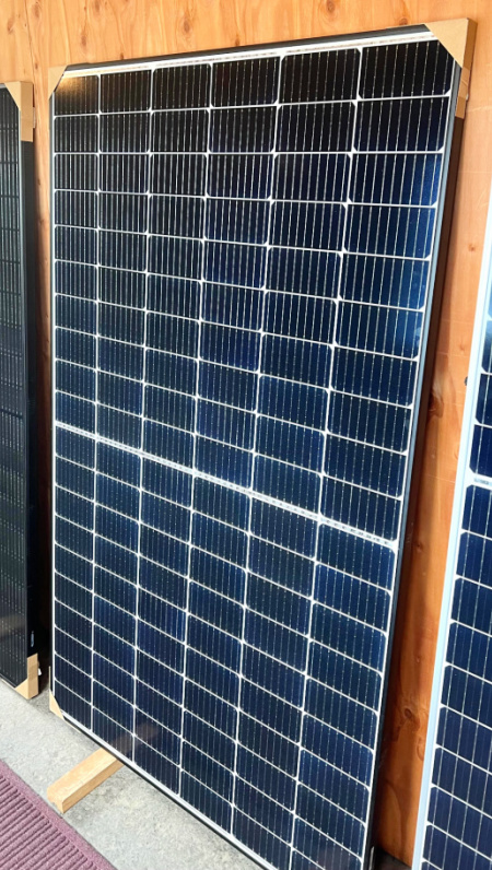 solar-panel-370-watt-longi-canada-bc-vancouver-island-chemainus-cowichan-valley.jpg